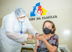 Prefeitura de Carapicuíba inicia aplicação de vacina bivalente contra a Covid-19 em idosos acima de 60 anos