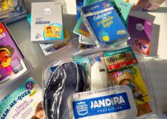 Prefeitura de Jandira entrega materiais e uniformes escolares para o ano letivo de 2024